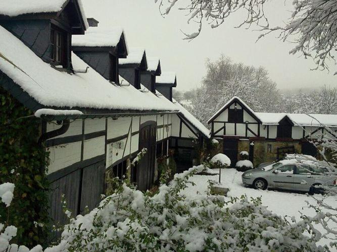 Cozy Cottage In Malmedy With Large Garden Bilik gambar